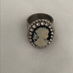 Cameo ring